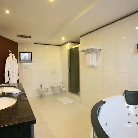 Ramada & By Wyndham North Hotel Bucharest