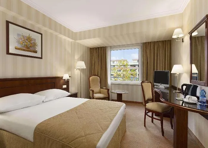 Ramada & By Wyndham North 酒店 布加勒斯特