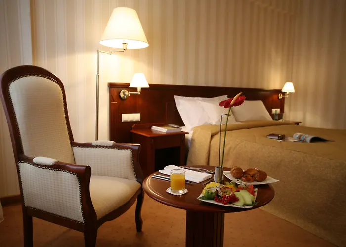 Ramada & By Wyndham North 호텔 4*