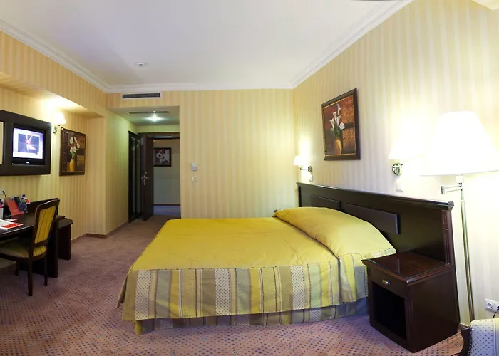 Ramada & By Wyndham North 호텔 4*
