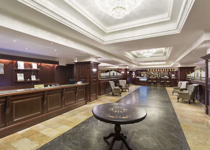 Ramada & By Wyndham North 호텔 4*