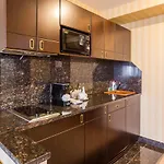 Ramada & By Wyndham North Готель