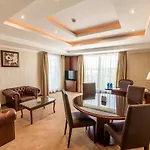 Ramada & By Wyndham North 4* Bukarest