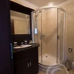 Ramada & By Wyndham North Готель