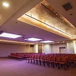 Готель Ramada & By Wyndham North 4*