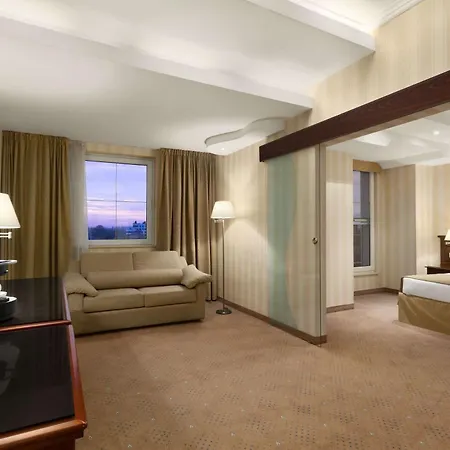 Ramada & By Wyndham North Boekarest