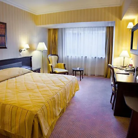 Ramada & By Wyndham North Hotel
