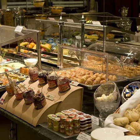 Otel Ramada & By Wyndham North