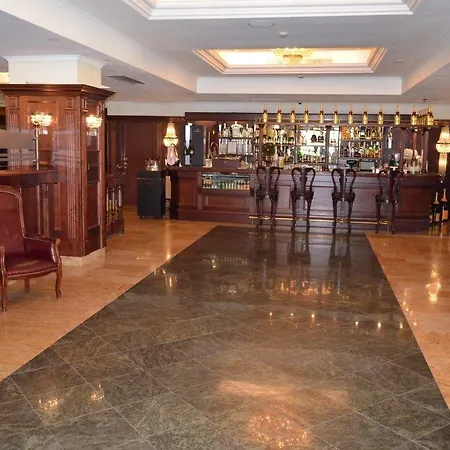 Ramada & By Wyndham North Hotell 4*