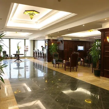 Ramada & By Wyndham North 4* Bükreş