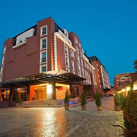 Hotell Ramada & By Wyndham North Bukarest