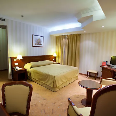 Ramada & By Wyndham North Hotell