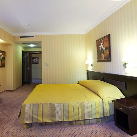 Ramada & By Wyndham North Hotell 4*