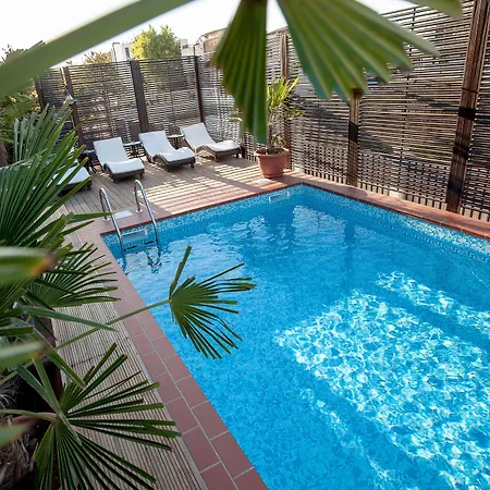 מלון Ramada & By Wyndham North 4*