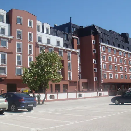 Ramada & By Wyndham North Otel 4*