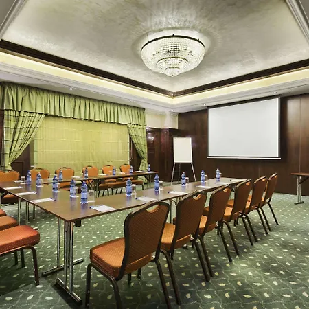 Ramada & By Wyndham North Hotell