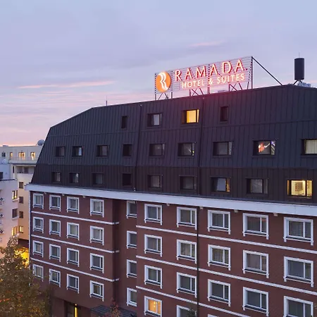 Ramada & By Wyndham North Hotell