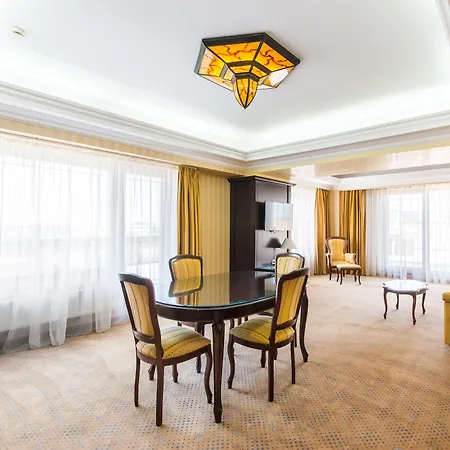 Ramada & By Wyndham North 4* Bukarest