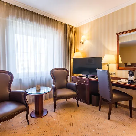 Ramada & By Wyndham North Hotell