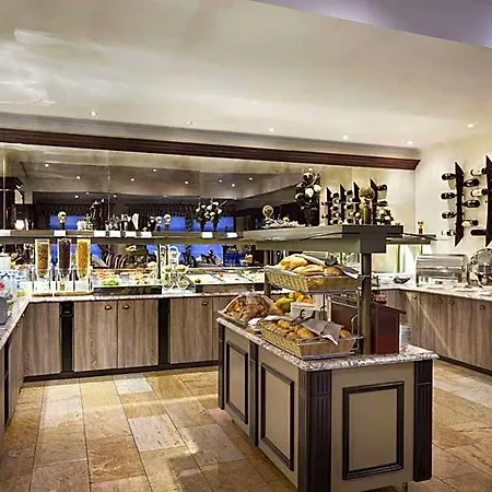 Ramada & By Wyndham North 4* Bukarest