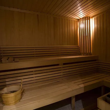 Ramada & By Wyndham North 4* Bukareszt