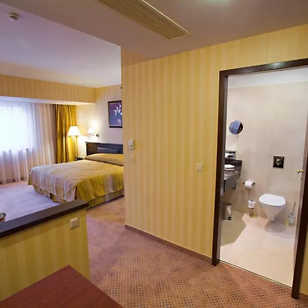 Ramada & By Wyndham North