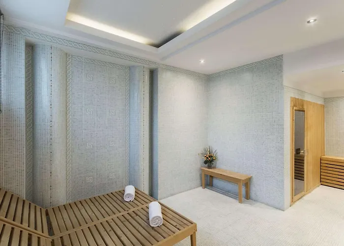 Ramada & By Wyndham North 酒店