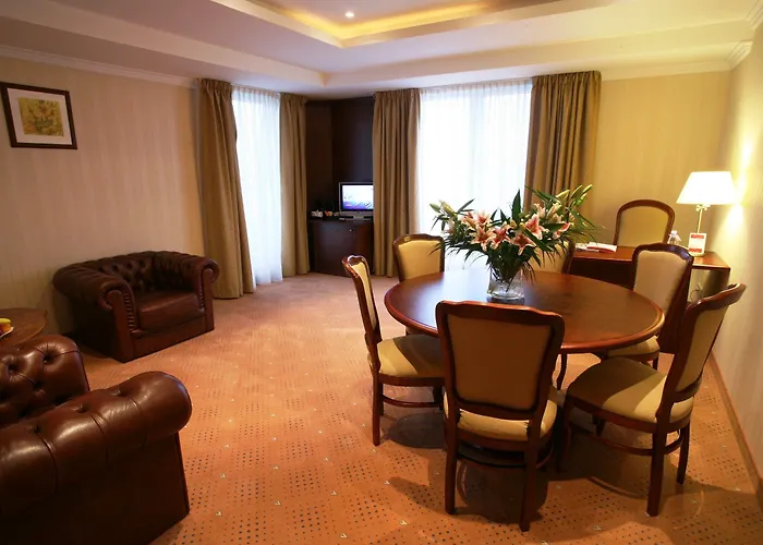 Ramada & By Wyndham North Готель 4*