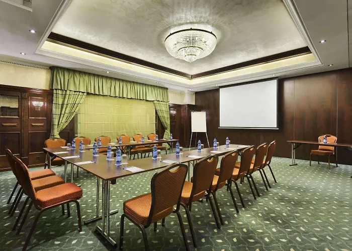 Ramada & By Wyndham North Hotel