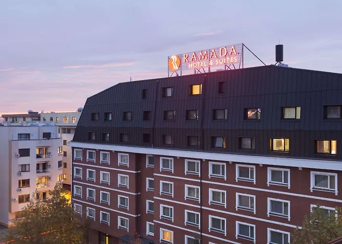 Ramada & By Wyndham North Отель