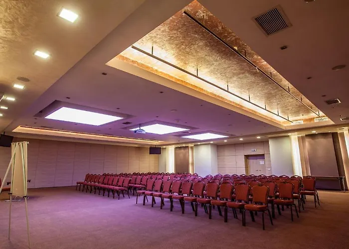 Отель Ramada & By Wyndham North 4*