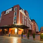 Ramada & By Wyndham North Szálloda Bukarest