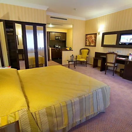 Ramada & By Wyndham North Hotell