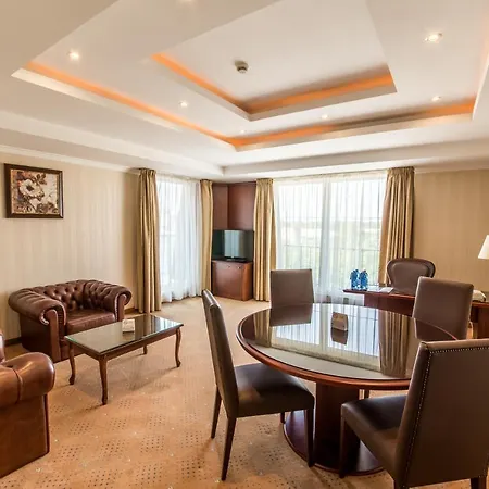 Ramada & By Wyndham North 4* Bukarest