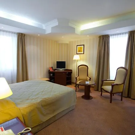 Ramada & By Wyndham North Hotell