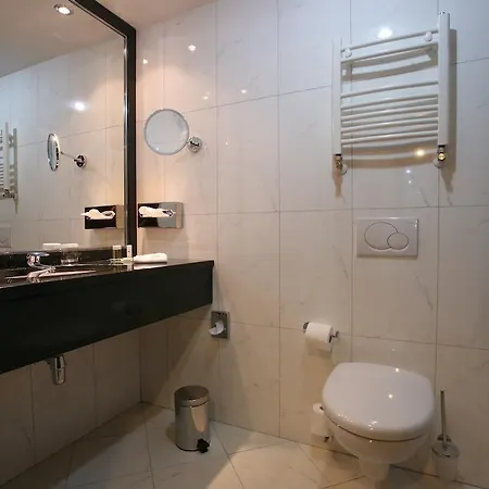 Ramada & By Wyndham North 4* Bukarest