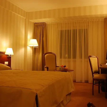 Ramada & By Wyndham North Hotell 4*