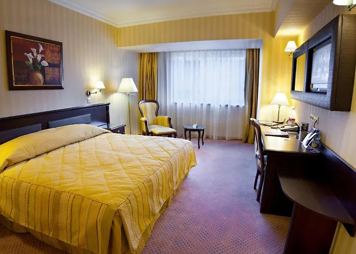 Ramada & By Wyndham North Hotel