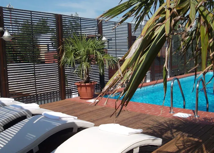 Ramada & By Wyndham North Hotell